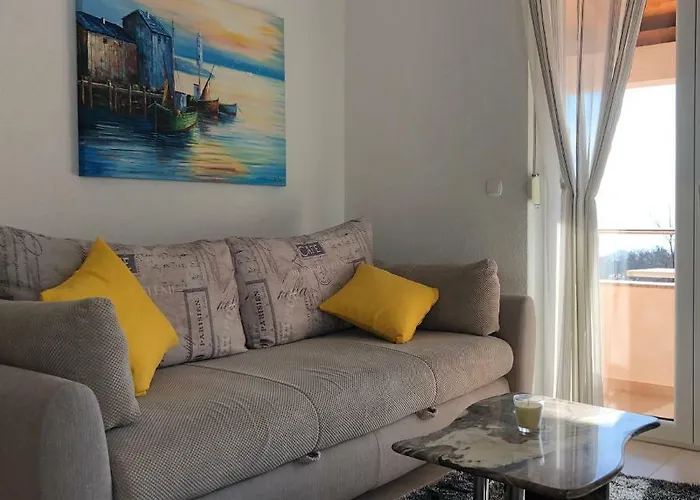 Ucka Apartment *